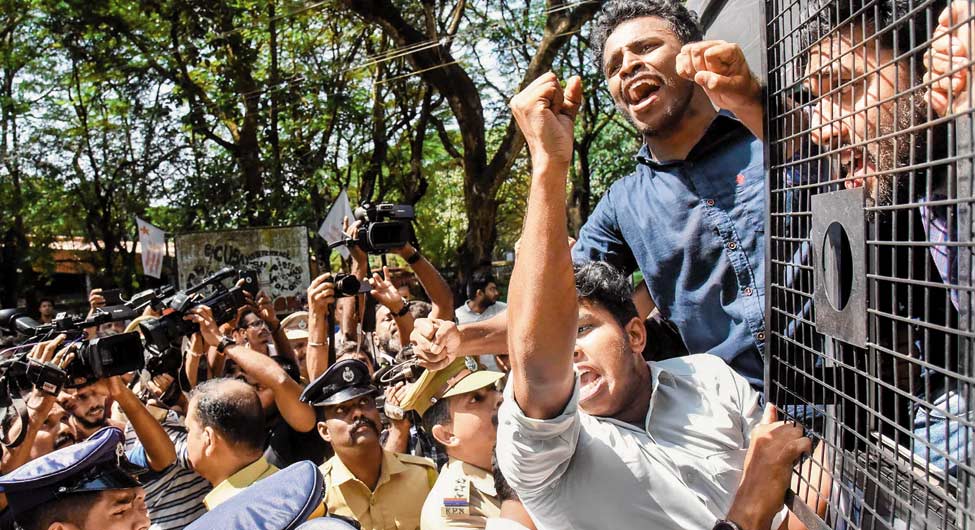 इस उथल-पुथल से उपजे सवाल