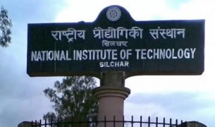 एनआईटी सिलचर में भूख हड़ताल जारी रहने के कारण प्रदर्शनकारी छात्रों को कराया गया अस्पताल में भर्ती