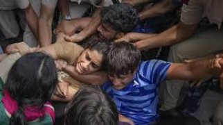बृजभूषण शरण सिंह पर पहलवानों ने दो FIR में लगाएं गंभीर आरोप, 'छेड़छाड़ और गलत तरह से छुआ, यौन संबंध बनाने को कहा'; पढ़े पूरी रिपोर्ट
