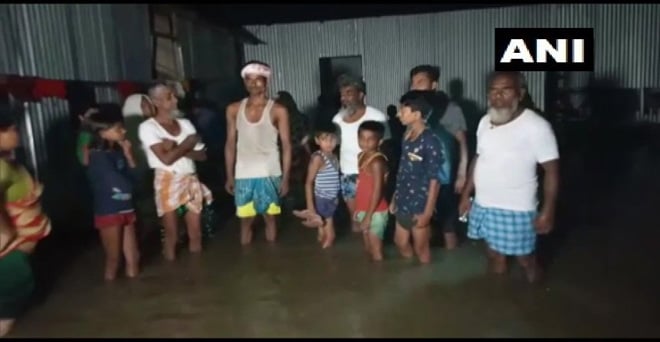 असम में भारी बारिश के कारण बारपेटा में कई इलाकों में पानी भर गया