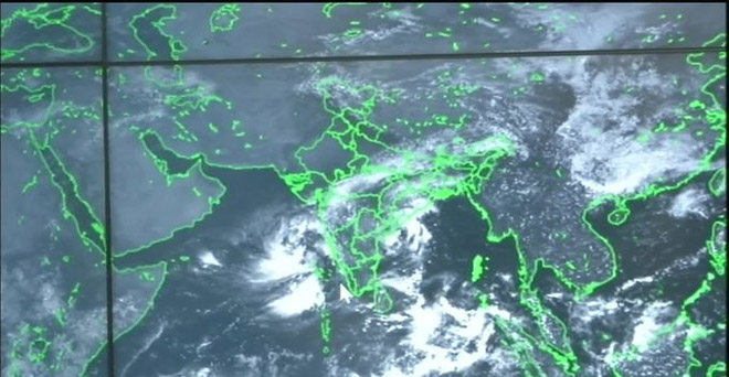 मौसम विज्ञान विभाग चेन्नई के महानिदेशक एस बालचंद्रन के अनुसार अगले दो दिनों के लिए तमिलनाडु में कुछ स्थानों पर हल्की से मध्यम बारिश होने की उम्मीद है