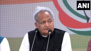 राहुल गांधी के दरवाजे पर पुलिस को लेकर बोले गहलोत, 