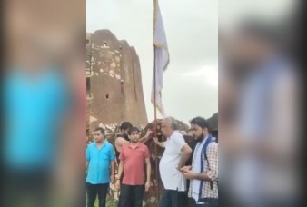राजस्थानः भाजपा सांसद किरोड़ी लाल मीणा पुलिस हिरासत में, आमागढ़ किले पर फहराया झंडा