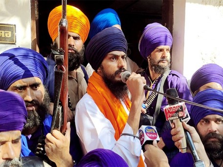 खालिस्तान समर्थक अमृतपाल सिंह गिरफ्तार नहीं, फरार; सरकार के दावे हवा-हवाई, रविवार तक इंटरनेट सेवा बंद, कई इलाकों में धारा 144 लागू