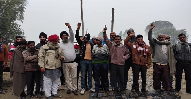 शाहजहांपुर में राष्ट्रीय किसान मजदूर संगठन के जिला अध्यक्ष अमरजीत सिंह ग्रामीण भारत बंद मोर्चा को संभाल हुए
