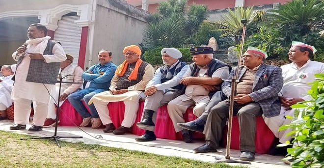बुलन्दशहर में आयोजित किसान सम्मेलन में पहुंचे वी एम सिंह