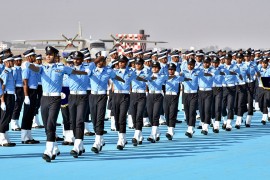 हैदराबाद के पास डुंडीगल में वायु सेना अकादमी में संयुक्त स्नातक परेड के दौरान कैडेट्स मार्च