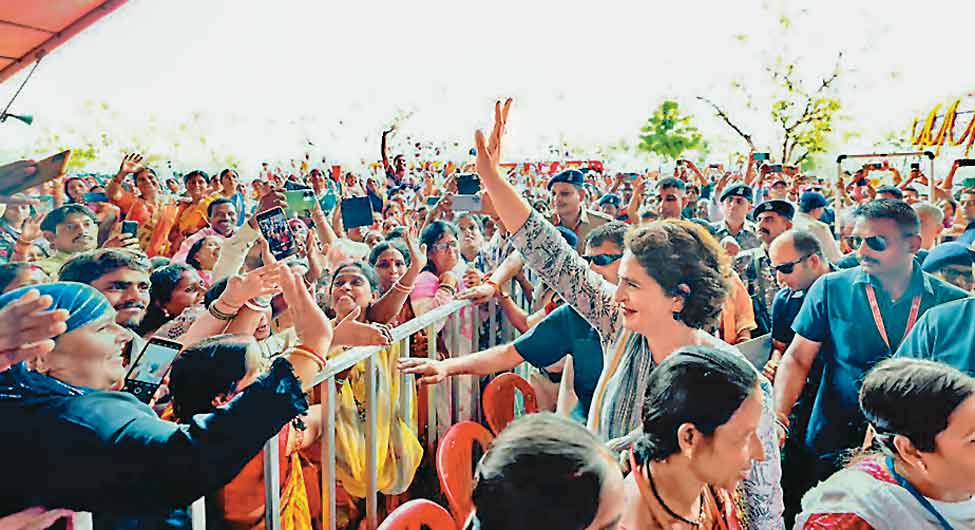 छत्तीसगढ़ की एक चुनावी रैली में प्रियंका गांधी