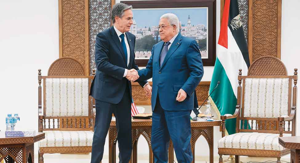 फलस्तीन के राष्ट्रपति महमूद अब्बास के साथ अमेरिकी विदेश मंत्री एंटनी ब्लिंकन
