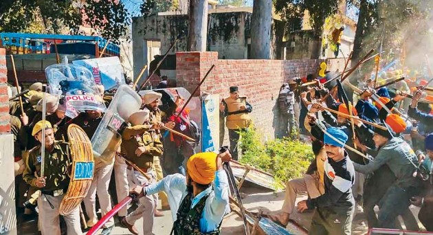 अमृतपाल सिंह के समर्थकों ने अजनाला पुलिस पर 23 फरवरी को हमला किया