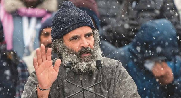शेरे कश्मीर क्रिकेट स्टेडियम में संबोधित करते राहुल गांधी