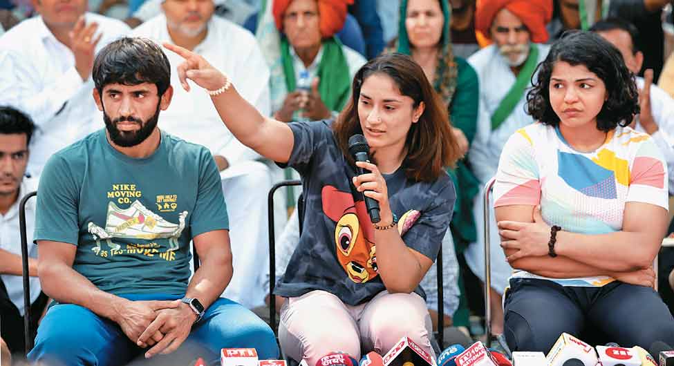 यौन उत्पीड़न: आहत सम्मान की अग्निपरीक्षा
